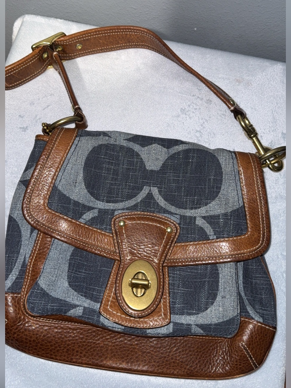 Coach ali denim Carly turnlock